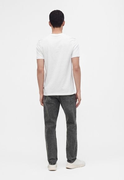 Te_Being Graphic T-Shirt