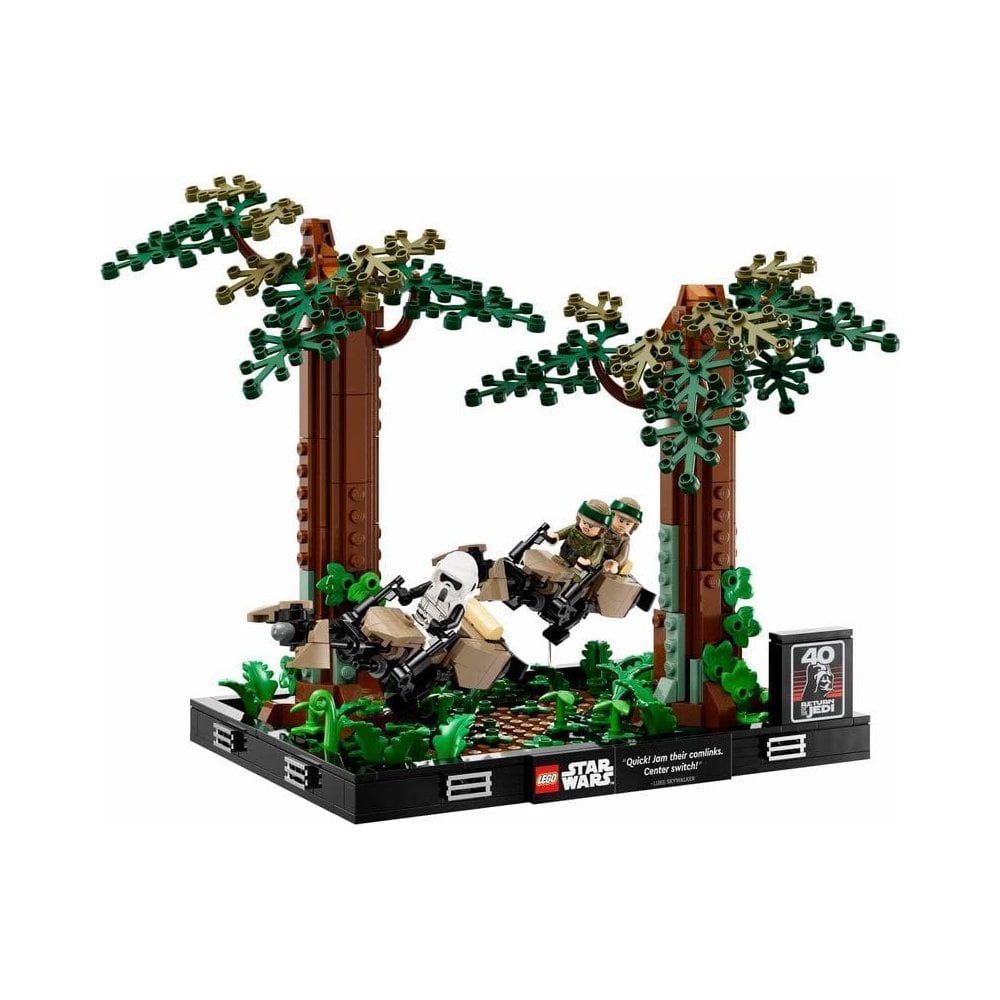 Endor™ Speeder Chase Diorama