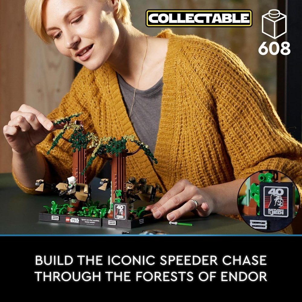 Endor™ Speeder Chase Diorama
