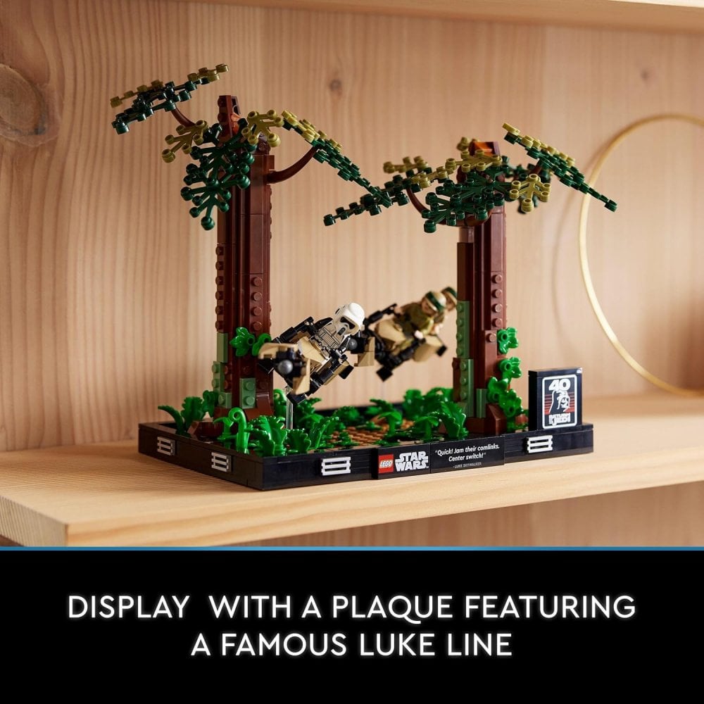 Endor™ Speeder Chase Diorama