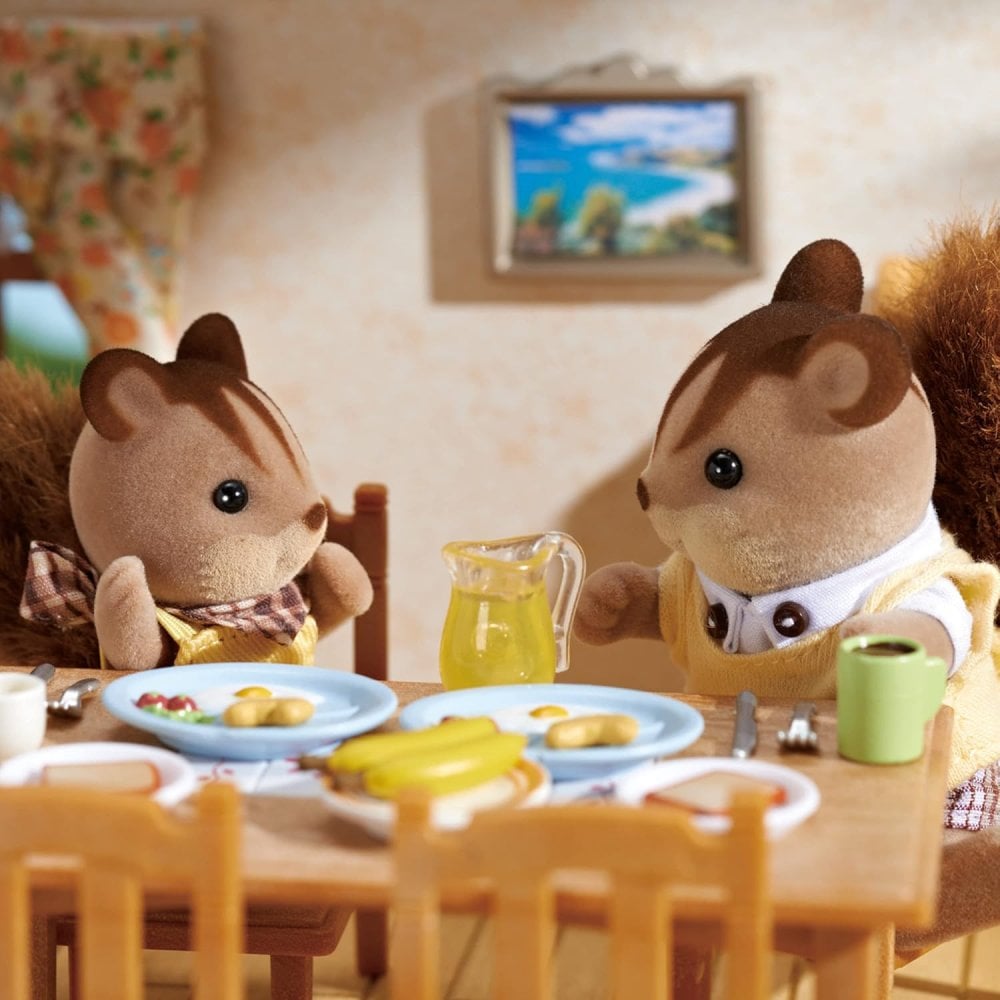 Walnut Squirrel Family