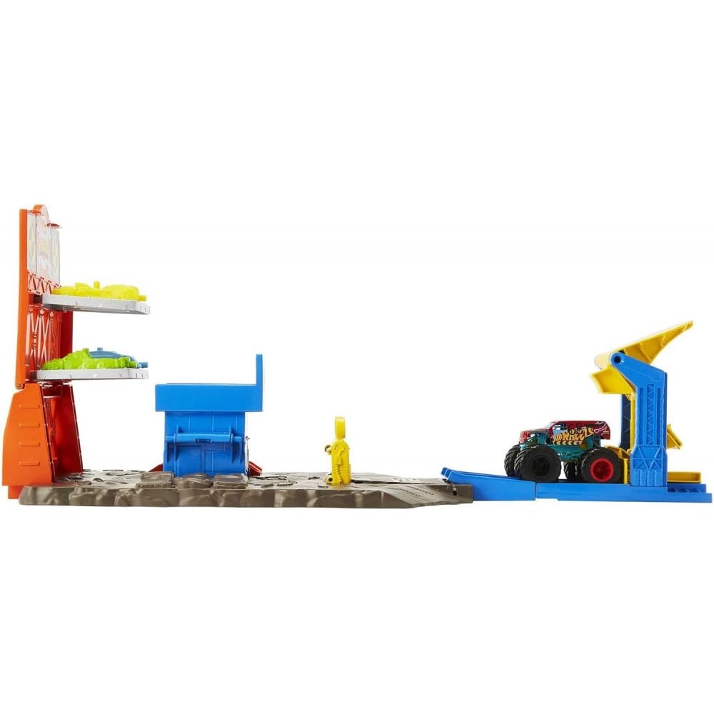 Monster Trucks, Playset with 1:64 Scale Demo Derby and 3 Crushable Toy Cars