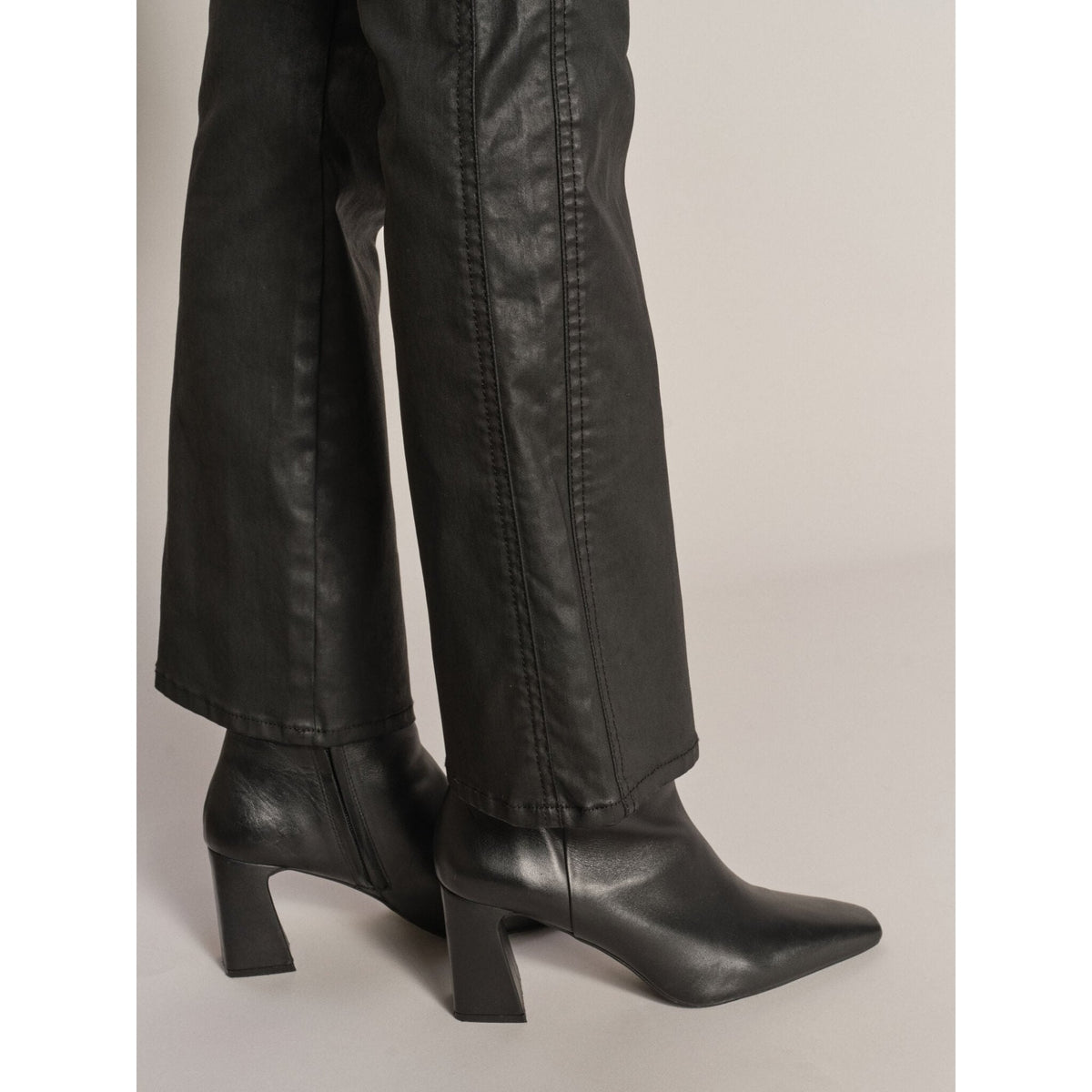 MMAshley Coated Pant