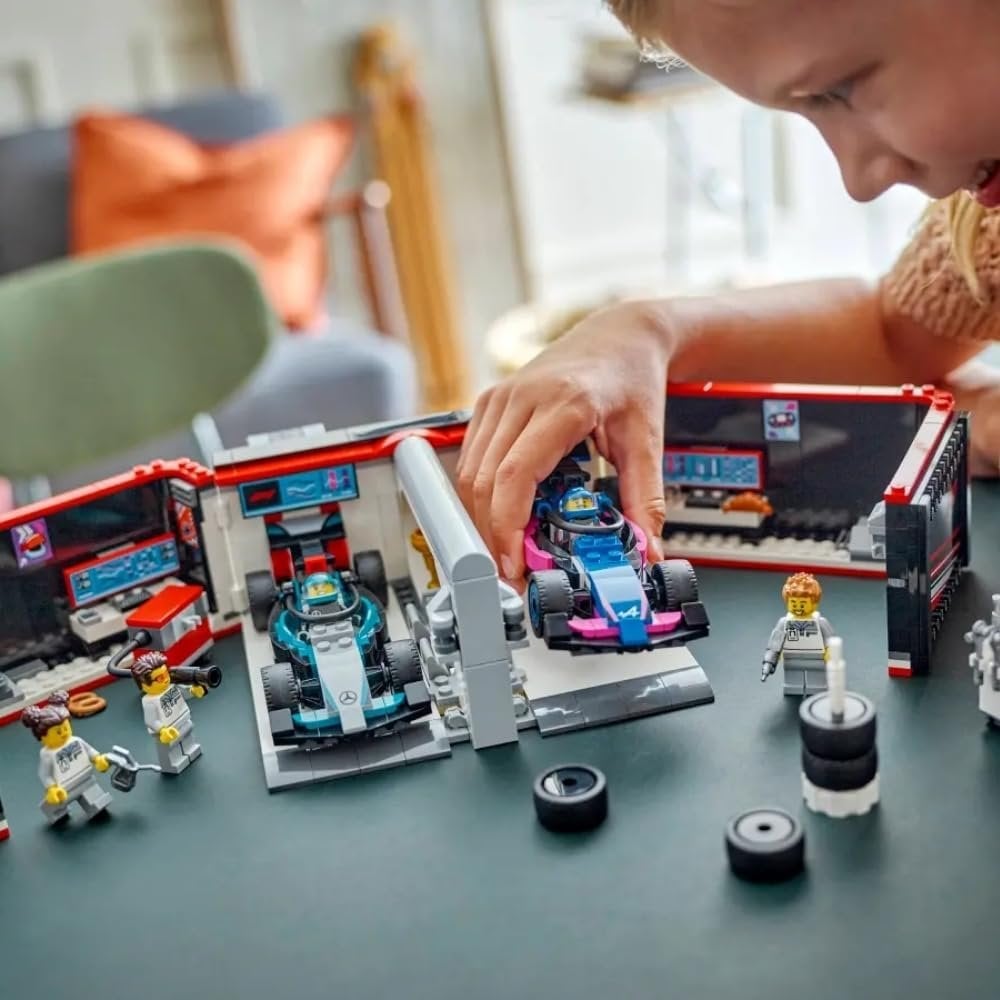 F1® Garage & Mercedes-AMG & Alpine Cars