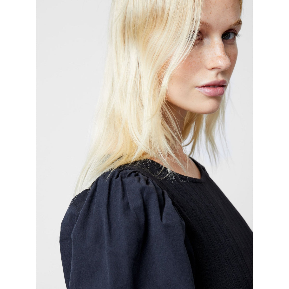 Sasia Ribbed Puff Sleeve Midi Dress