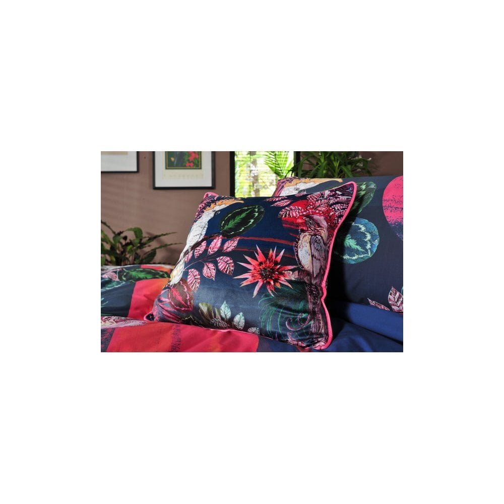 The Parrot and the Cockatoo Velvet Cushion, Season 1