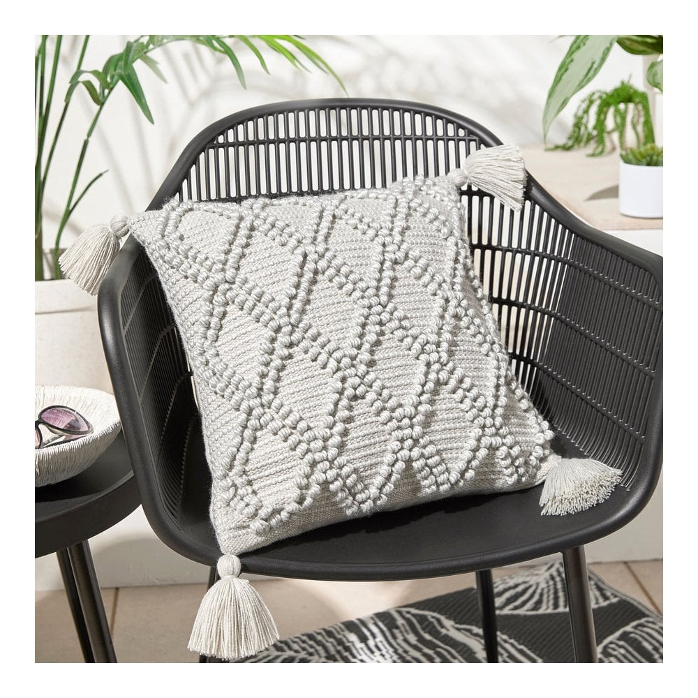 Alda Cushion
