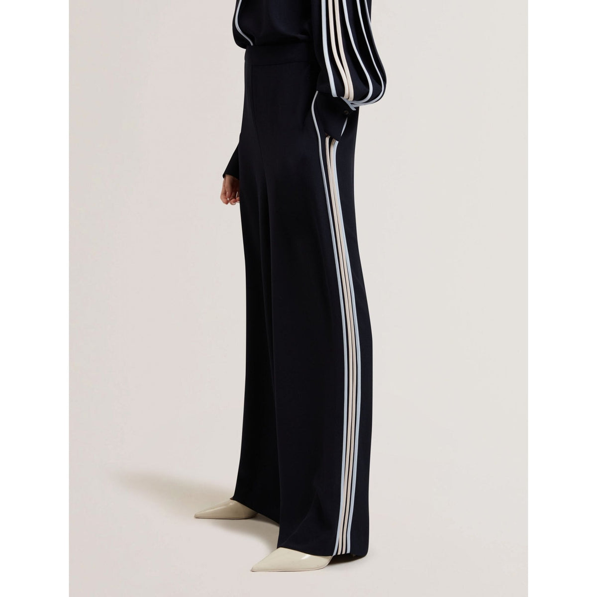 Gorjja Piping Detail Wide Leg Crepe Trousers