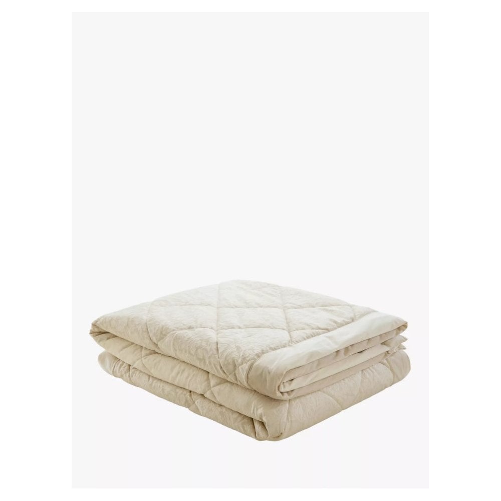 Strawberry Thief Quilted Bedspread
