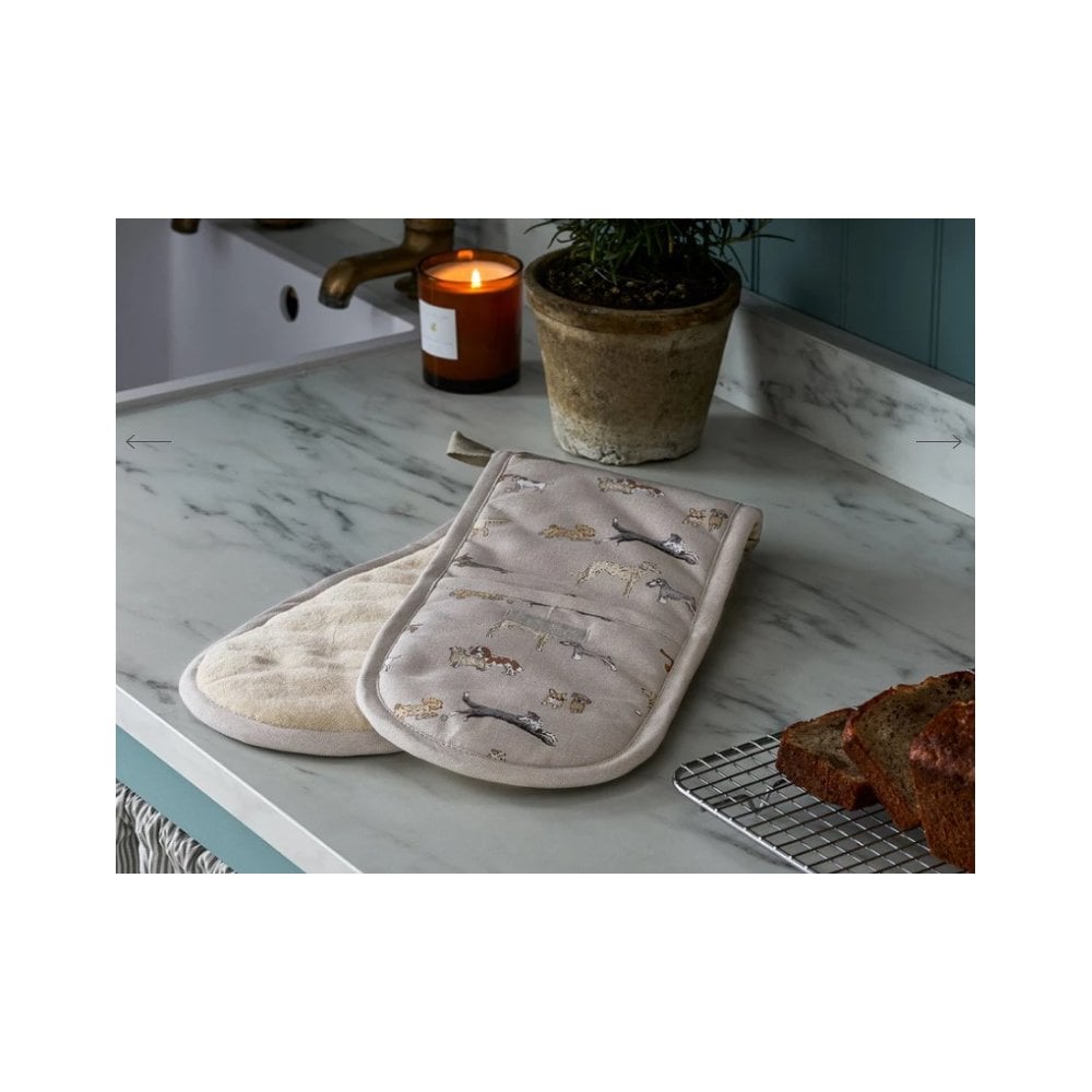 Doggy Daycare Double Oven Glove