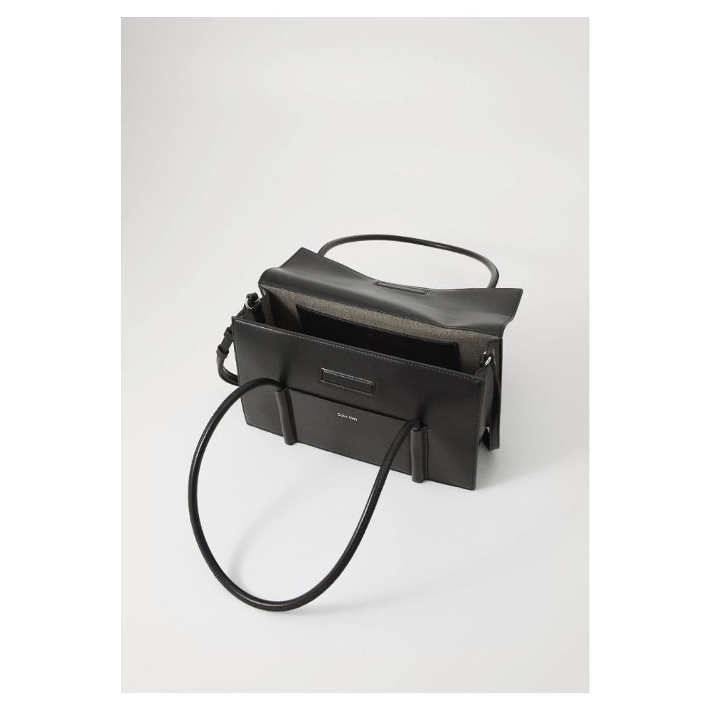 Linn Shoulder Bag