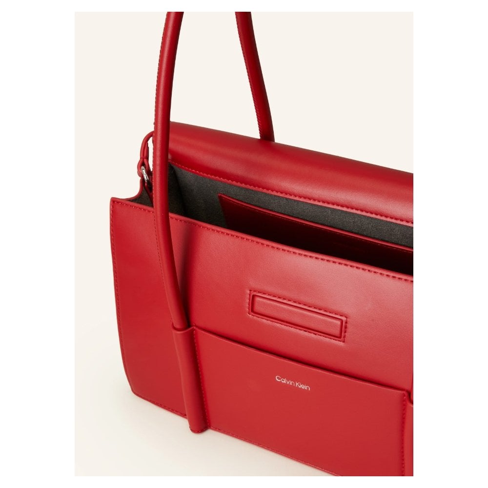 Linn Shoulder Bag