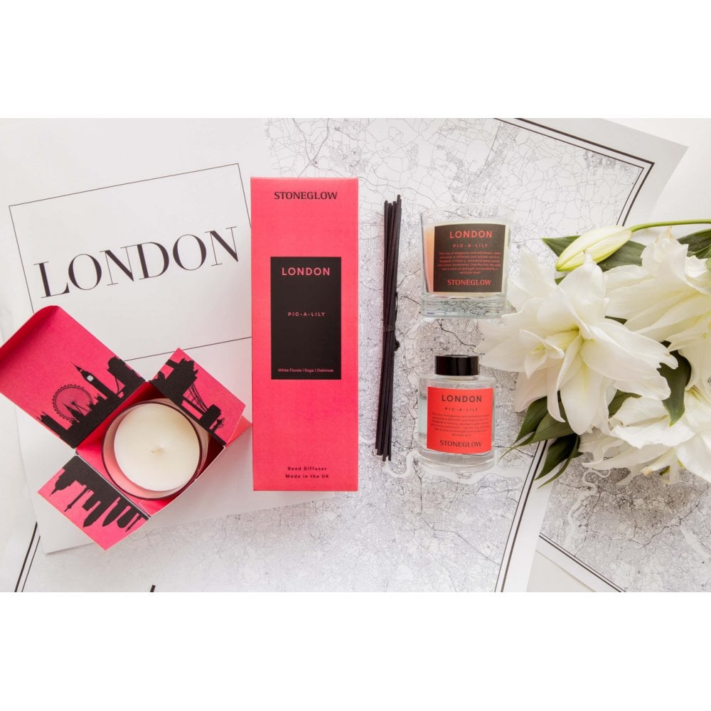 Explorer - London - Pic-a-Lily - 220gm Soy Wax Scented Candle (90 x 80mm)