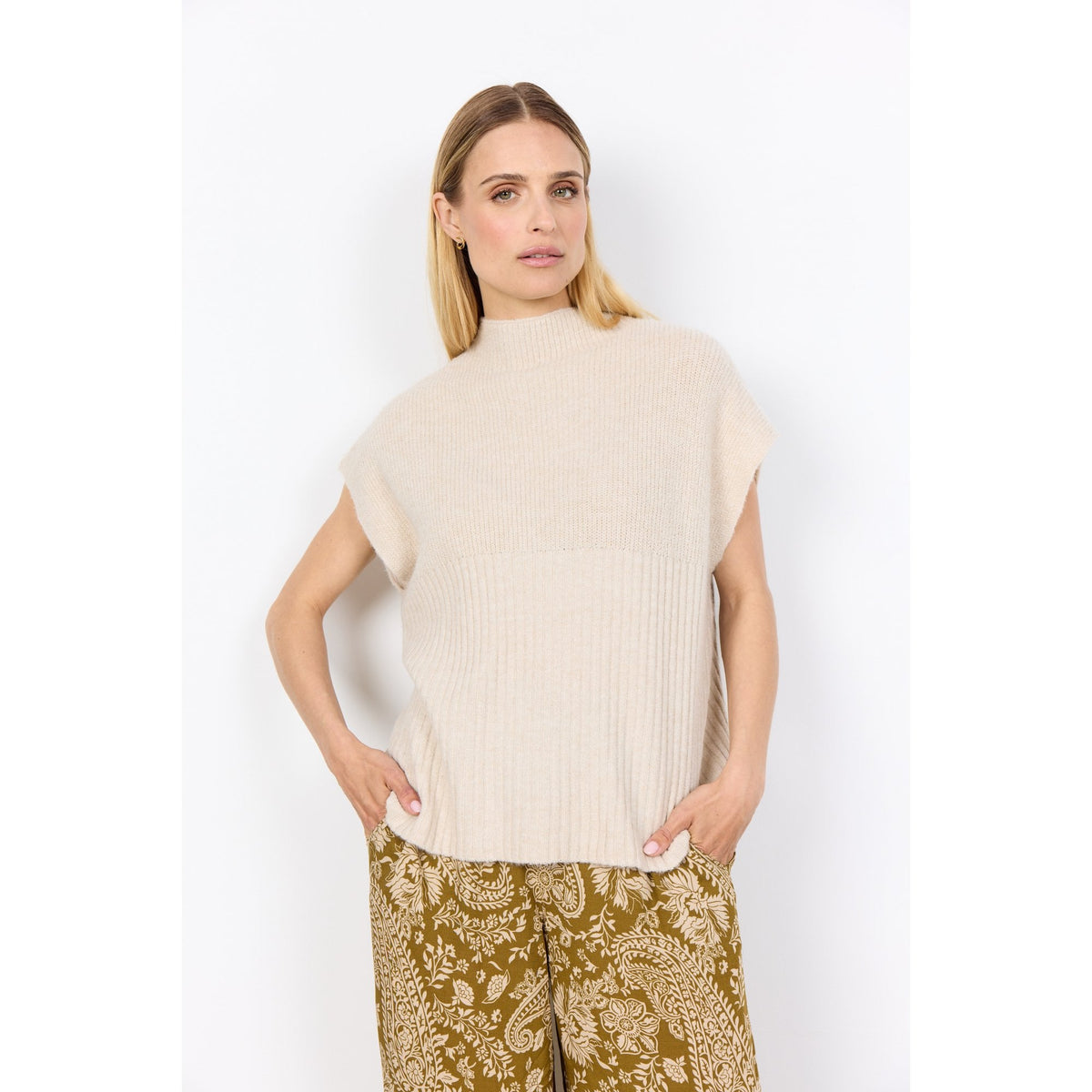 SC-Virginia 1 Textured High Necked Waistcoat