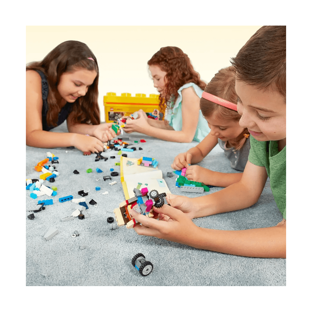 LEGO® Medium Creative Brick Box