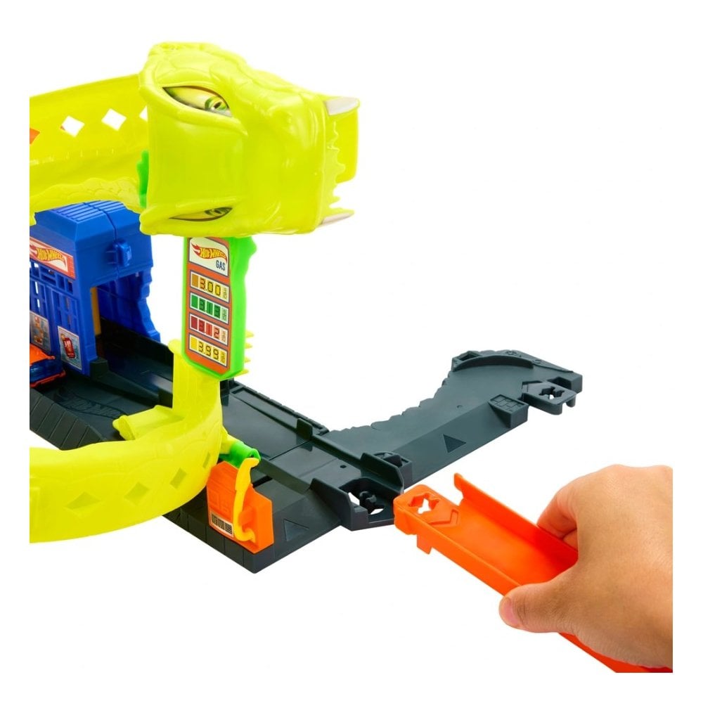 Hot Wheels City Snake Spiral Attack Playset