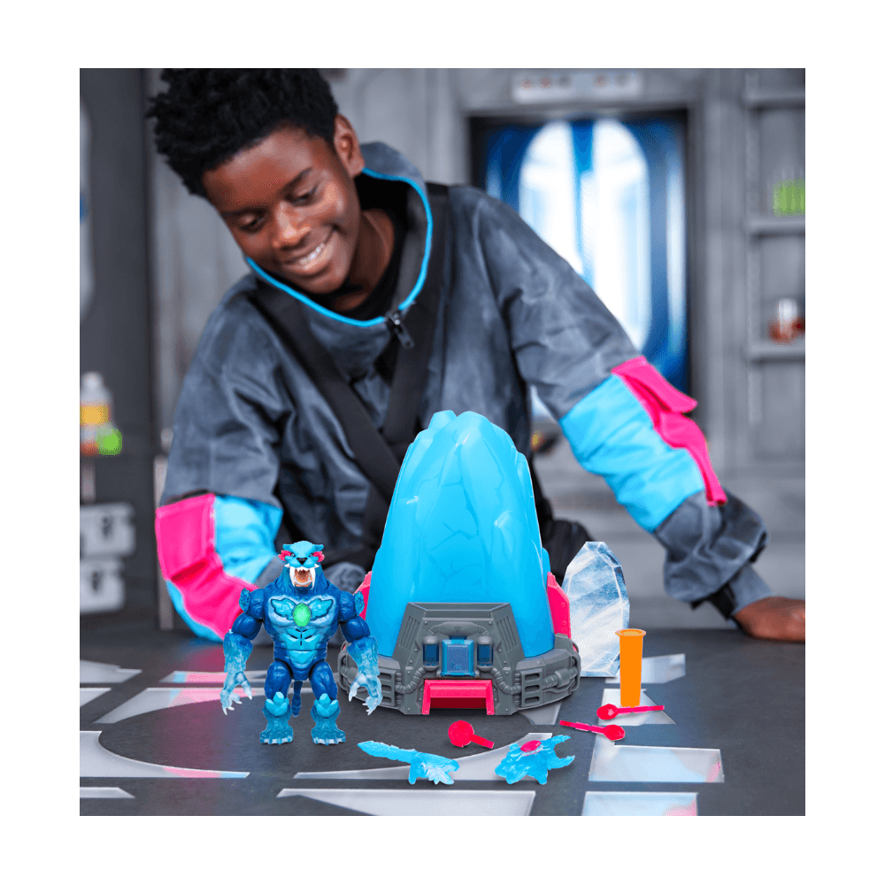 MRBEAST LAB SINGLE PK CRYO LAB COLLECTOR FIGURE EXCLUSIVE