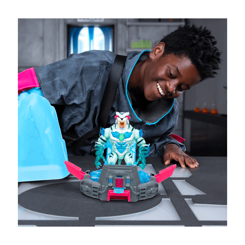 MRBEAST LAB SINGLE PK CRYO LAB COLLECTOR FIGURE EXCLUSIVE