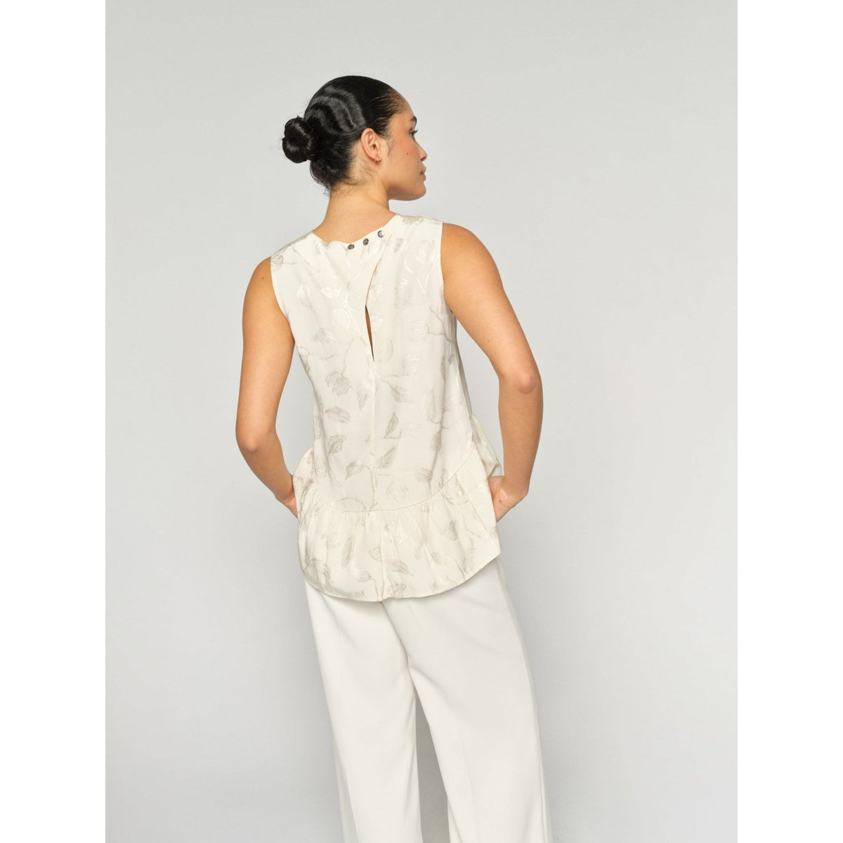 MMIxo Leaf Jacq Top
