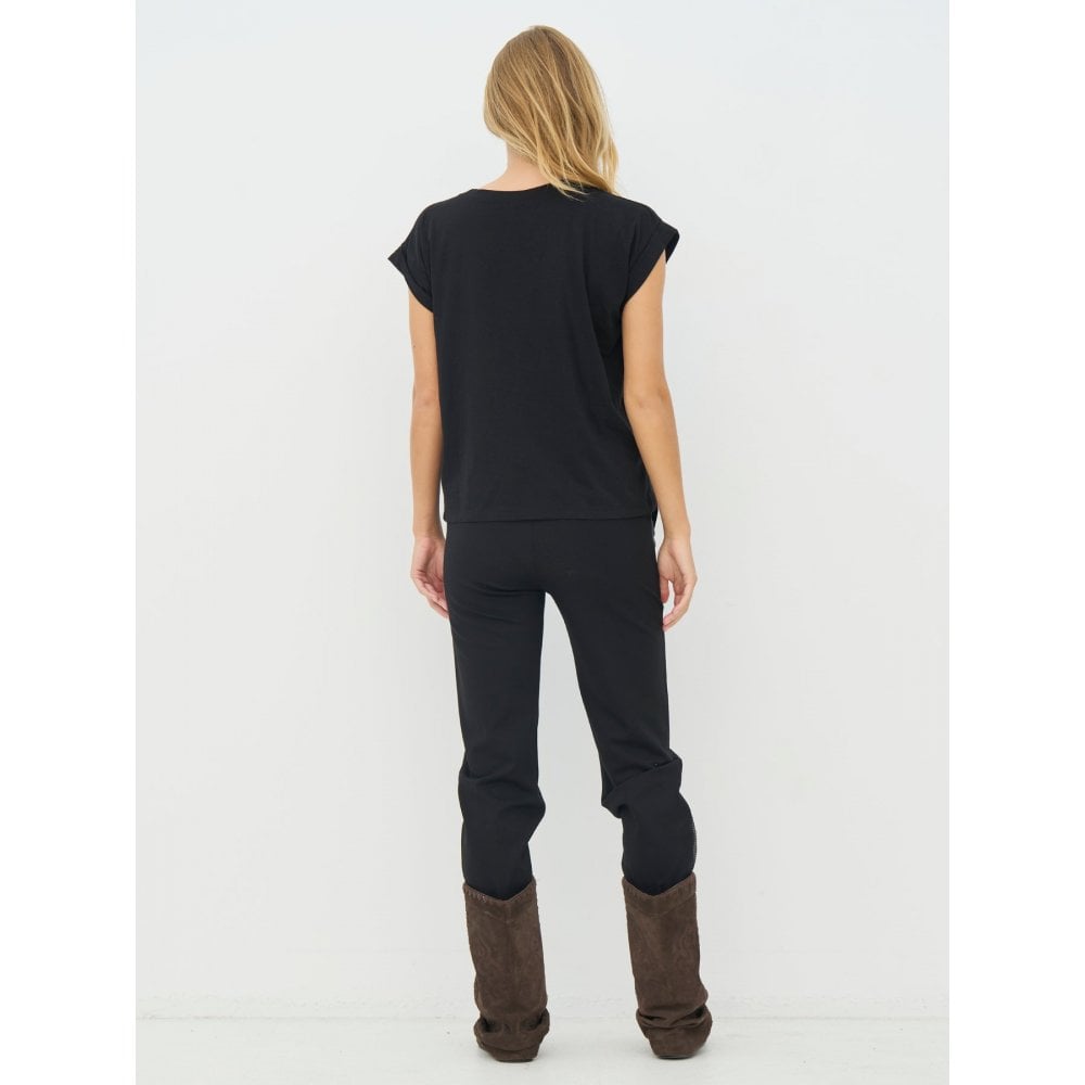 Clarissa Tee