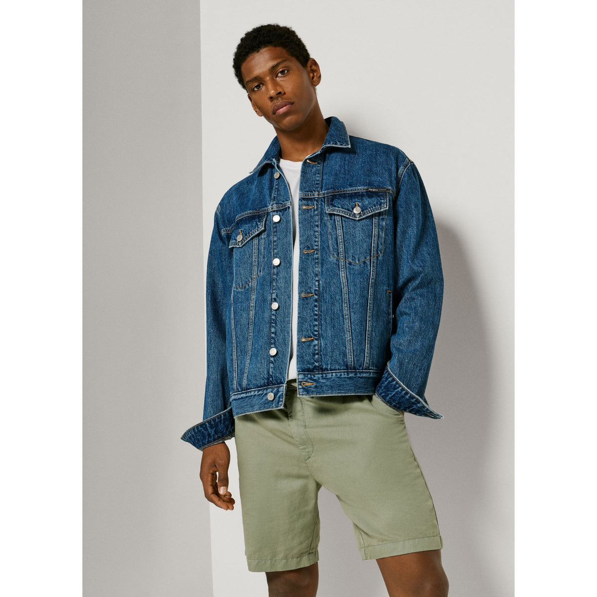 Relaxed Fit Linen Shorts