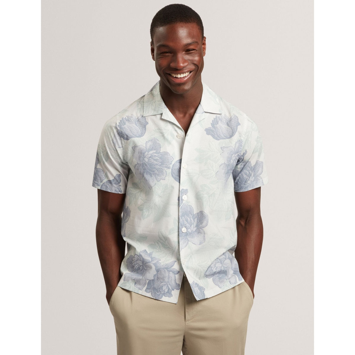 Cesiro Relaxed Shaded Floral Short Sleeve Shirt