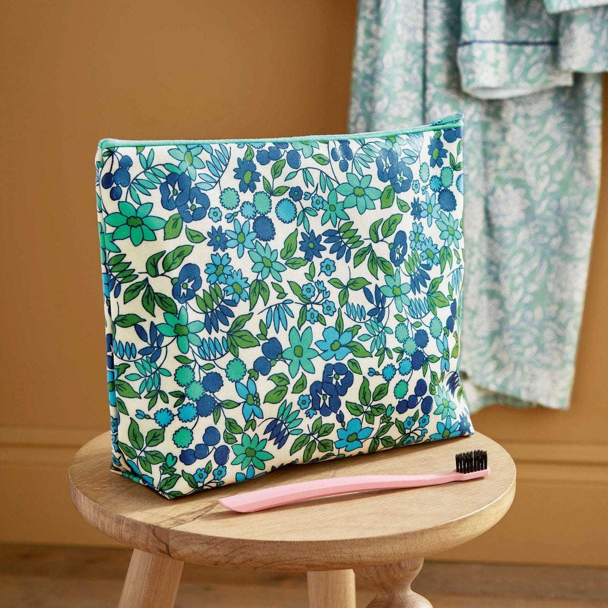 Bramble Floral Wash Bag