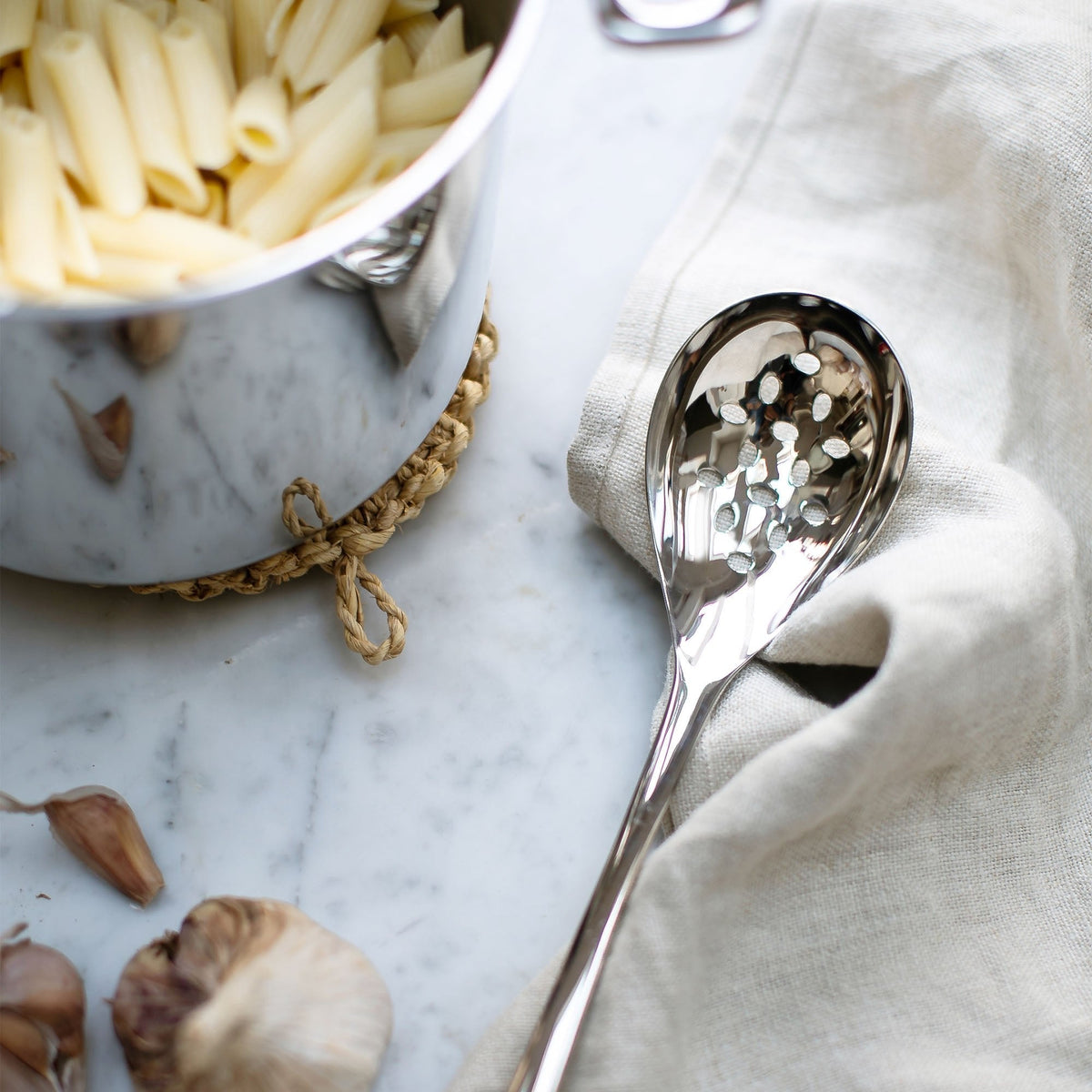 Signature (BR) V Deep Bowl Slotted Spoon