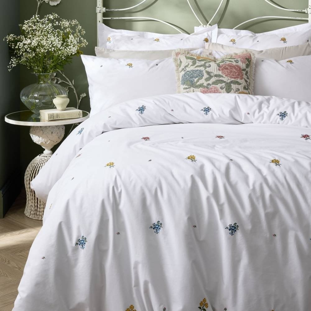 Royal Embroidery Duvet Set