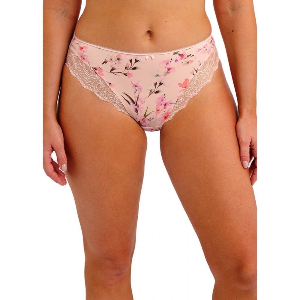 Lucia Brief