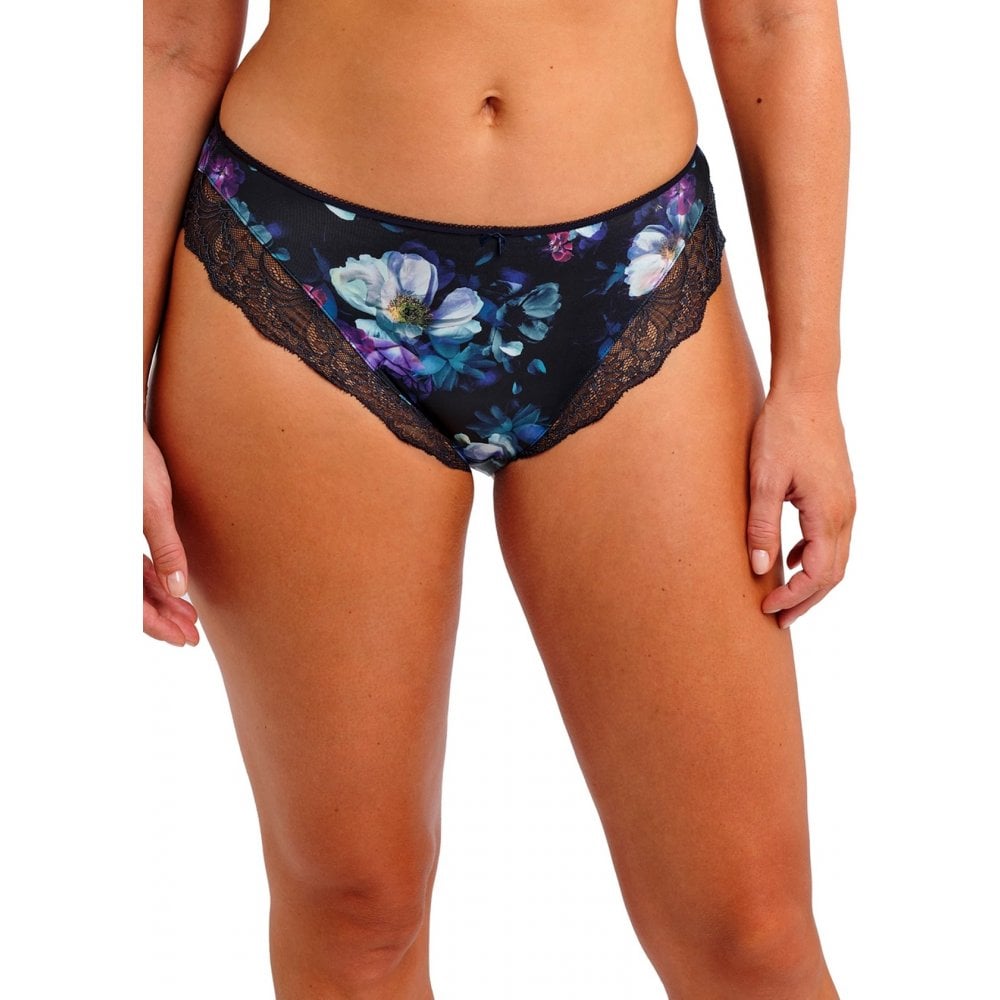 Lucia Brief