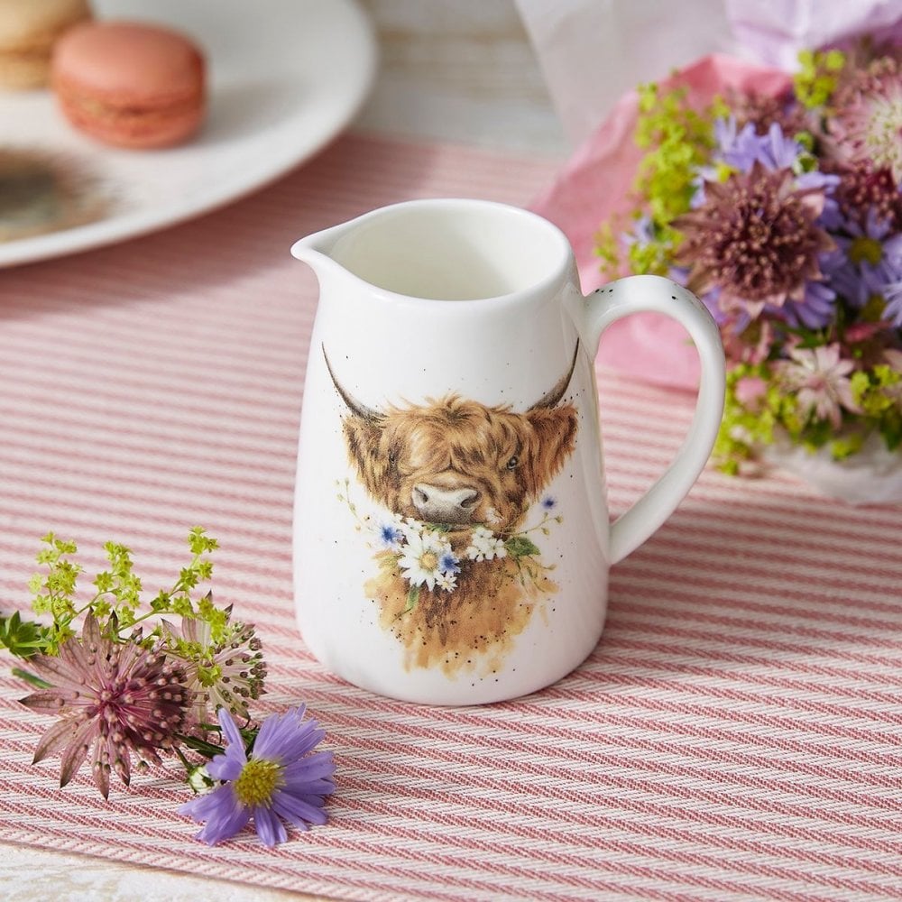 'Daisy Coo' Highland Cow Posy Jug