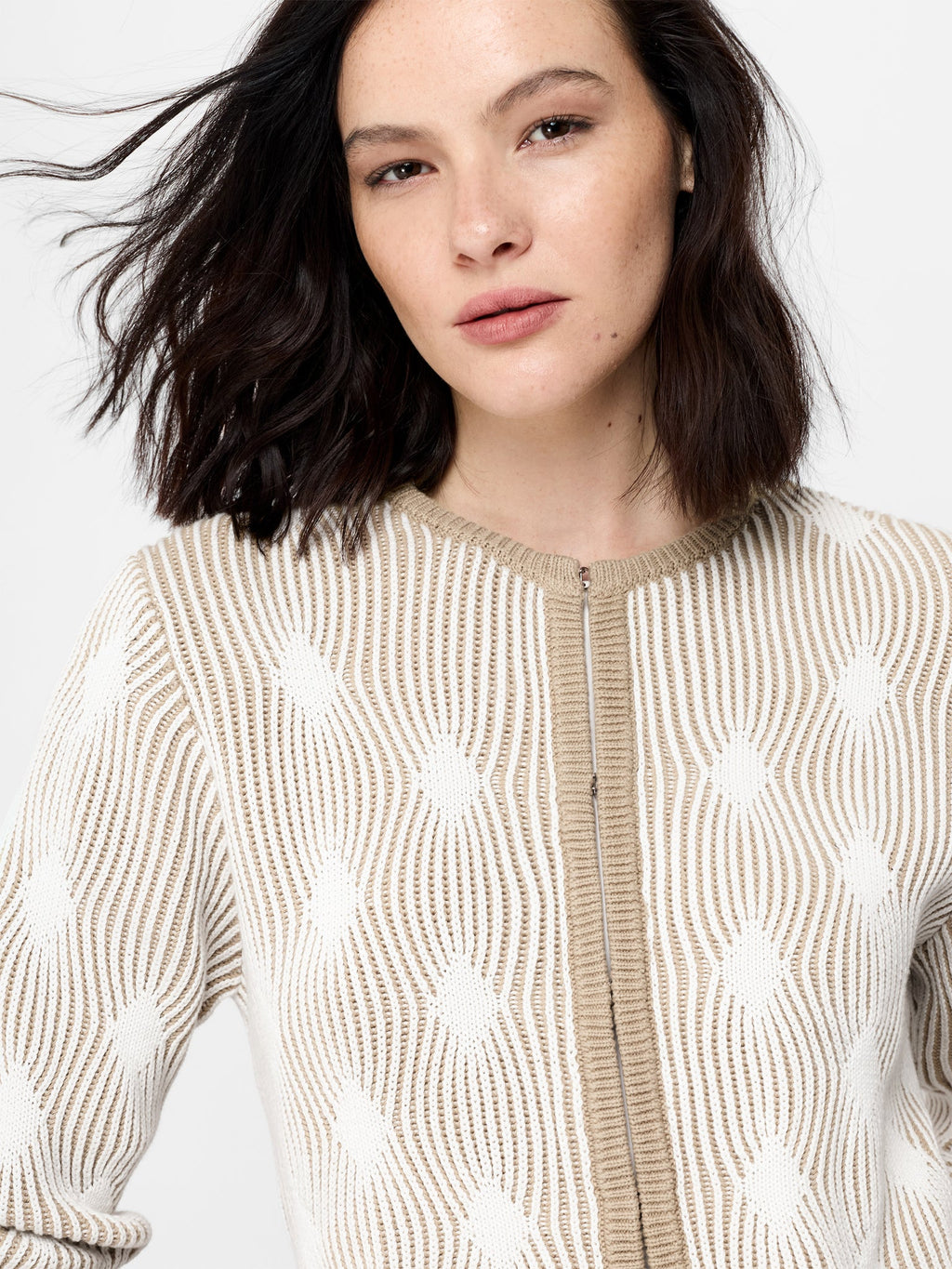Pheby Wave Jacquard Knit Cardigan