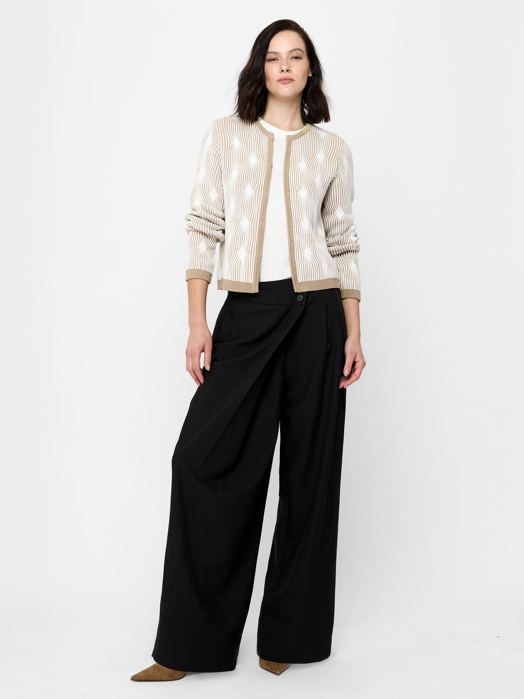 Pheby Wave Jacquard Knit Cardigan