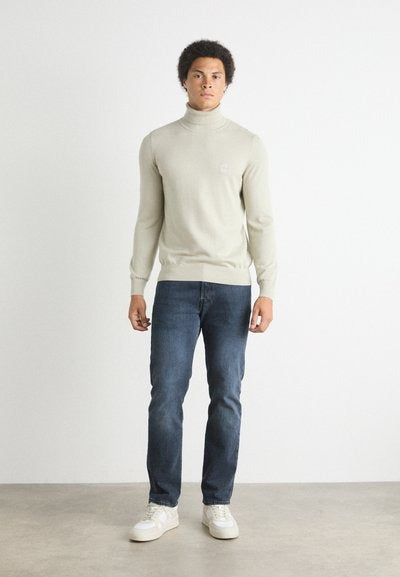 Akiro_S Rollneck Jumper