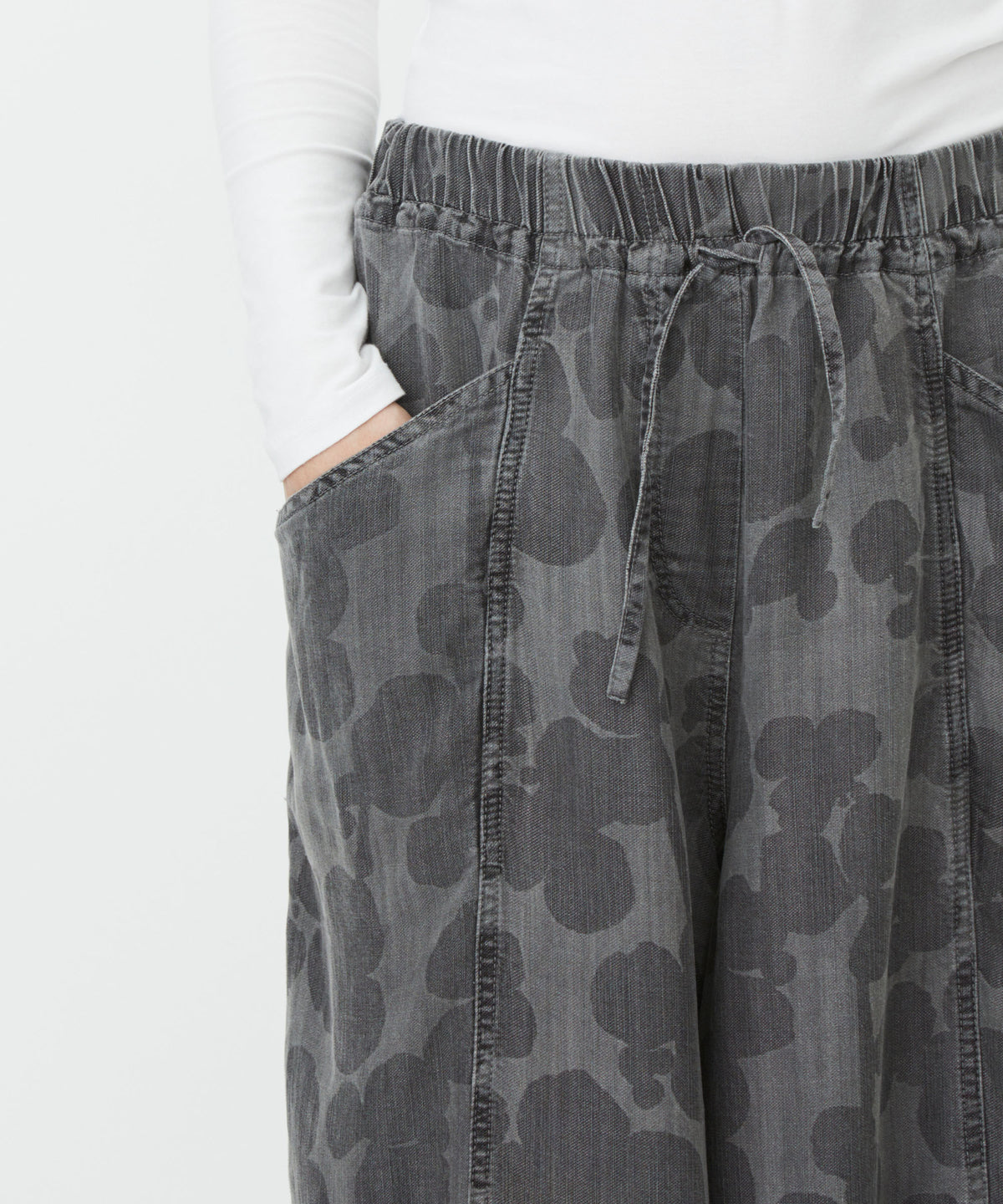 MaPhenyo Floral Print Trousers